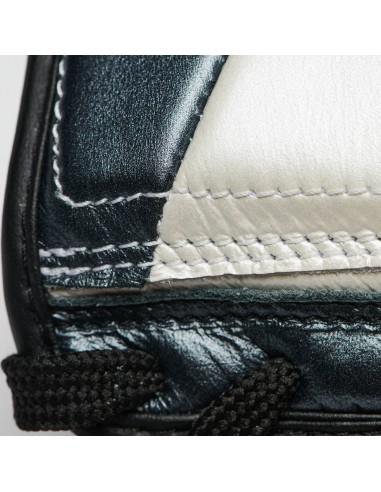 Leone Authentic blanc/or : des gants de boxe top lacés pour les pros