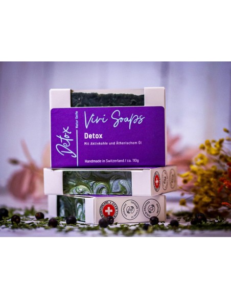 Clarifying detox soap with healing clay and activated charcoal