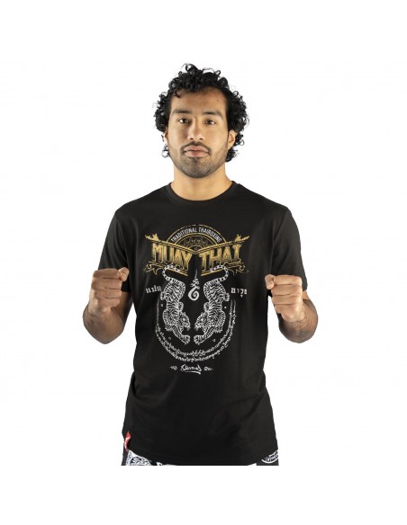 8 Weapons Sak Yant Tigers - Acquista la T-Shirt Muay Thai da