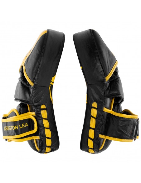 Migliora la tua potenza di pugno con le protezioni in pelle Abington di Benlee