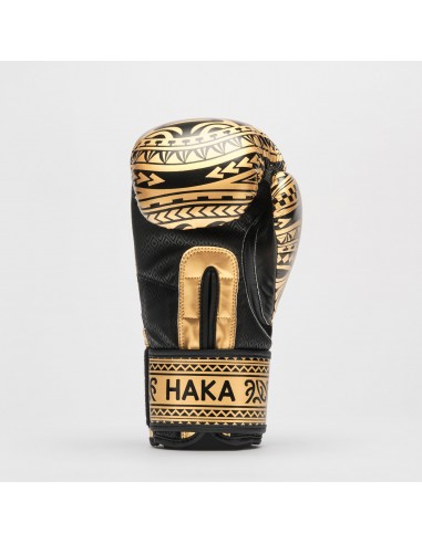 Scopri il mondo della boxe con i guanti da boxe Haka in oro/nero