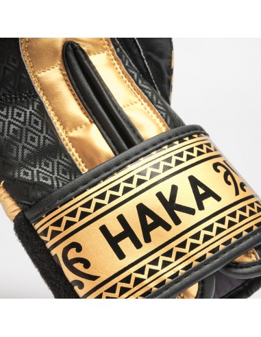 Découvre le monde de la boxe avec les gants de boxe Haka en or/noir