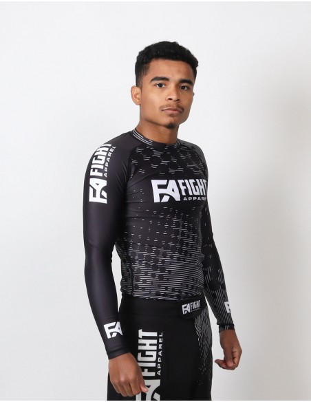 Camicia a compressione con elastico cucito: non si scivola più!