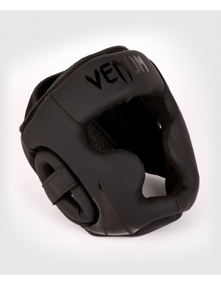Lightweight & comfortable: Venum Challenger head protection for children in martial arts