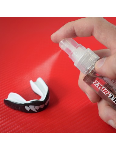 Spray désinfectant convaincant SAFEJAWZ pour ton protège-dents