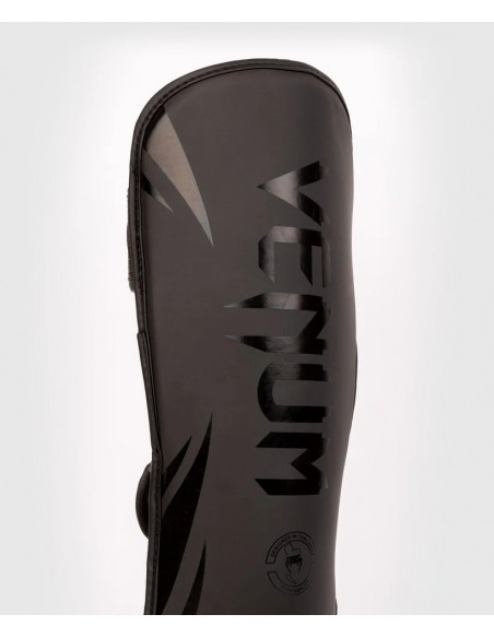 Shin guard Challenger - Venum buy in our swiss online shop