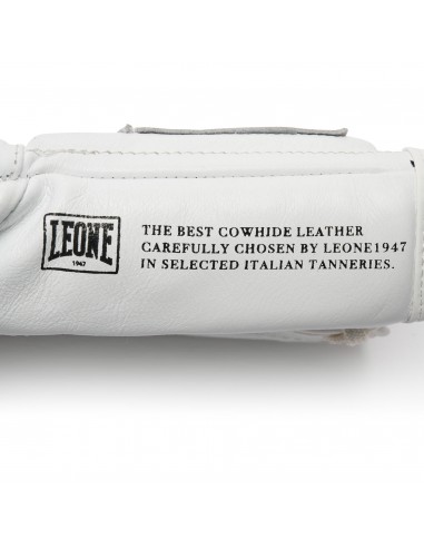 Leone The Greatest GN111L White – Lace-Up Boxing Gloves