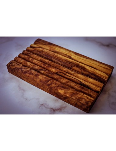 Hand-carved olive wood soap dish: elegance in the bathroom