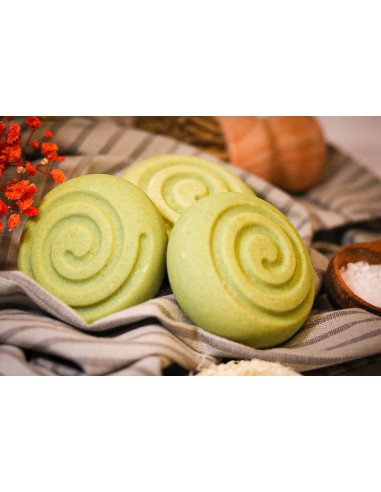Mineral-rich care: salt soap from the Dead Sea