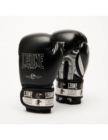 Discover Leone Iconic children's boxing gloves now