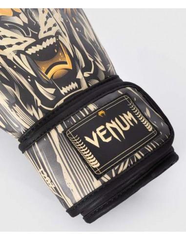 Unleash the power: Venum Tiger boxing gloves