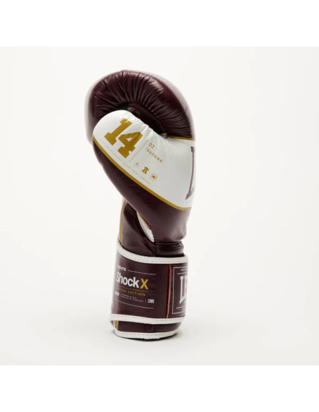 Look vintage et puissance des gants de boxe Leone Shock X