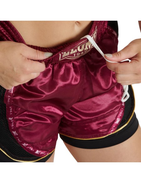 Train comfortably with the Leone Classic Thai boxing pants for women