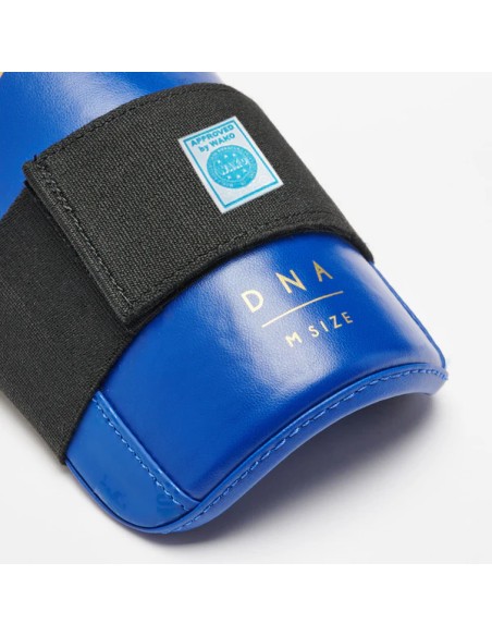 Achetez des protège-tibias DNA WAKO chez Leone