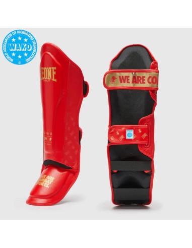 Protège-tibias WAKO de Leone1947 avec étiquette pour les combats de kickboxing