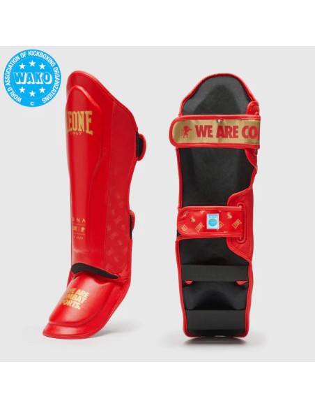 Protège-tibias WAKO de Leone1947 avec étiquette pour les combats de kickboxing