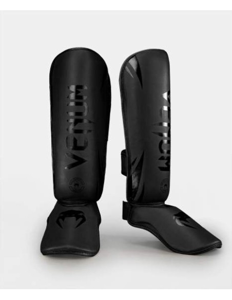 Shin guard Challenger - Venum buy in our swiss online shop