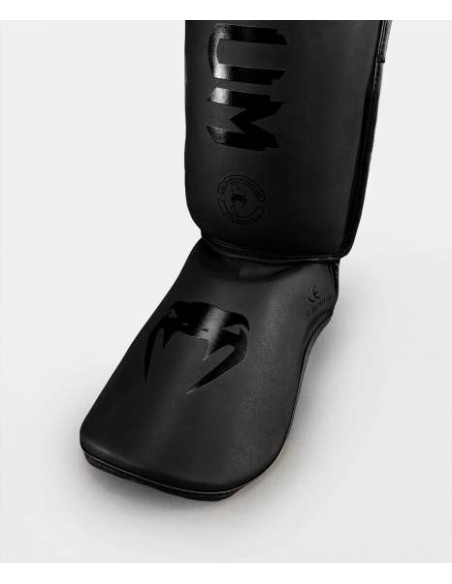 Shin guard Challenger - Venum buy in our swiss online shop