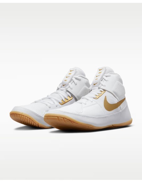 Buy Nike Fury wrestling shoes in white/gold in Switzerland