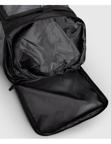 Venum Essential sports bag with plenty of space for your equipment