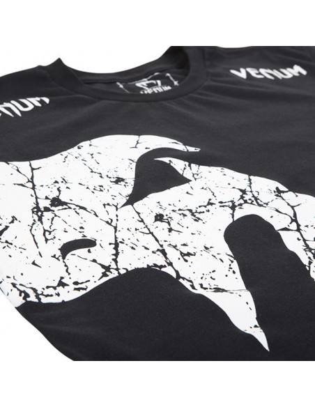 Venum T-shirt gigante: look sportivo per veri combattenti
