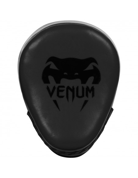 Venum Focus Mitts : des grips faits main - la perfection de la Thaïlande