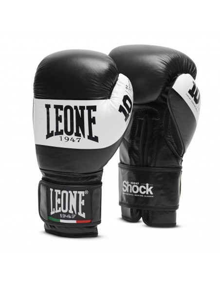 Black and strong: Leone Shock boxing gloves