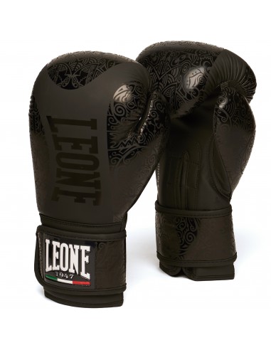 Achète les gants de boxe maoris stylés de Leone1947 pour les débutants