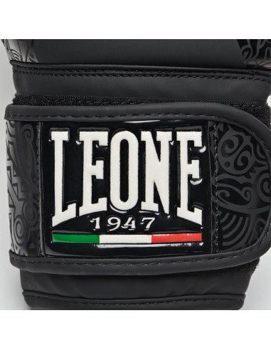 Achète les gants de boxe maoris stylés de Leone1947 pour les débutants