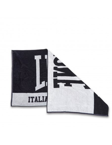 Leone 1947: The perfect bath towel for the gym & shower