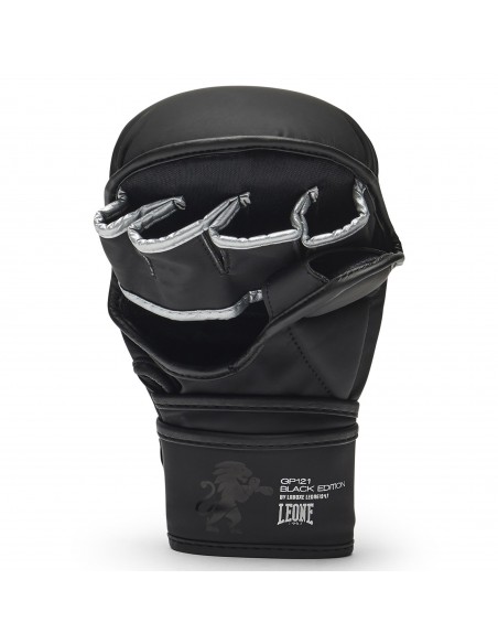 Discover the ultimate sparring protection: Leone Black Edition glove