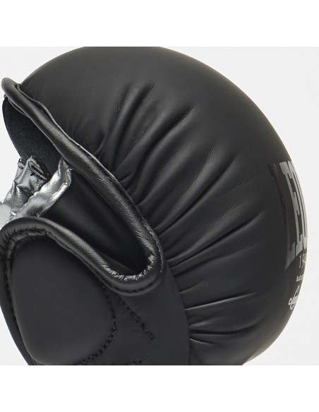 Discover the ultimate sparring protection: Leone Black Edition glove